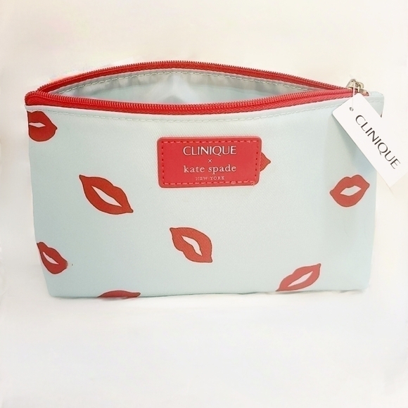 Clinique Must-haves in Kate Spade Bag - Picture 2 of 8